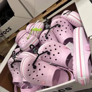 Buy Wholesale Crocs Pallets (100+ Pairs at $200 Bulk Pricing)