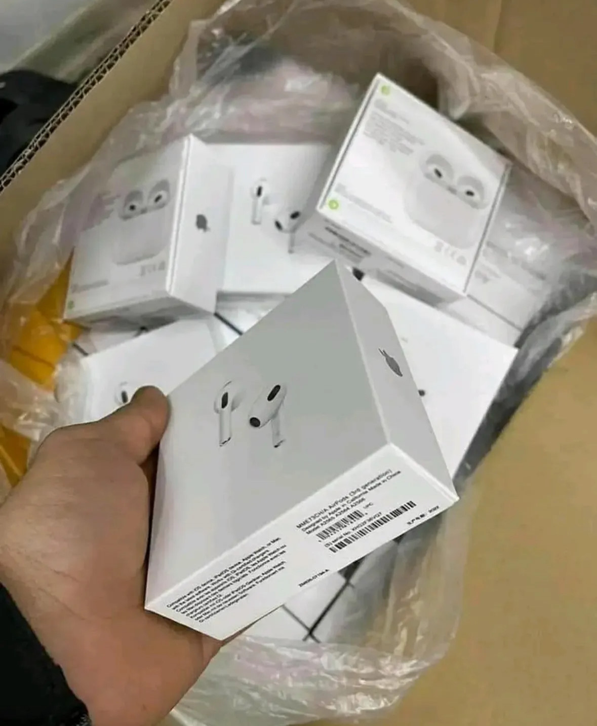 Buy AirPods Liquidation Pallets (100+ Units From $950 – Apple Returns)
