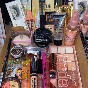 Buy High End Makeup Liquidation Pallets (200+ Luxury Items From ~$650)