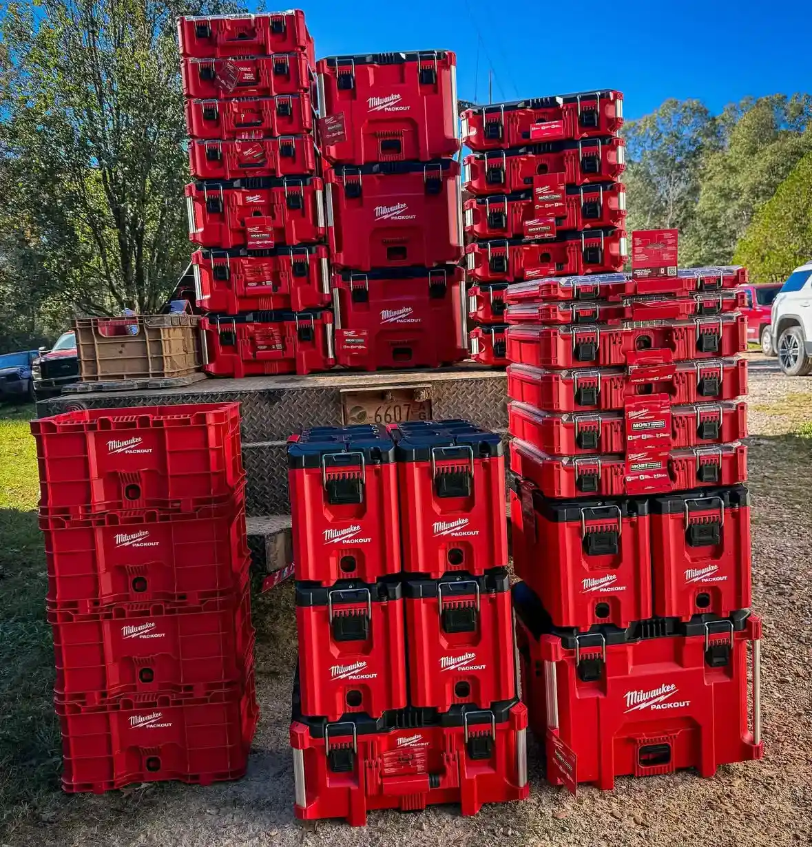milwaukee tool pallets